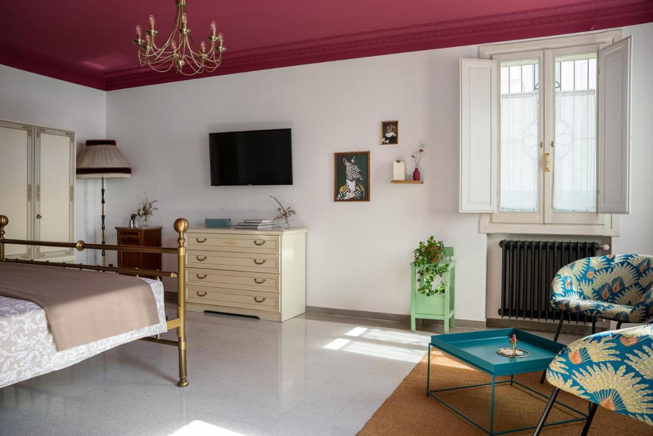 B&B Villa Ebe Сантарканджело-ді-Романья Екстер'єр фото